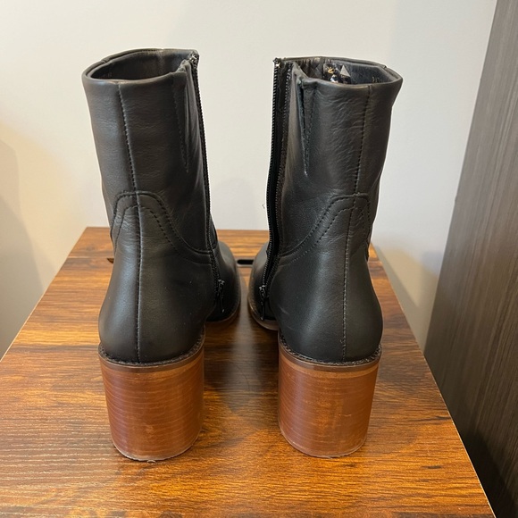 Portland leather “Patina” Oslo booties. Size 8 - Picture 4 of 6